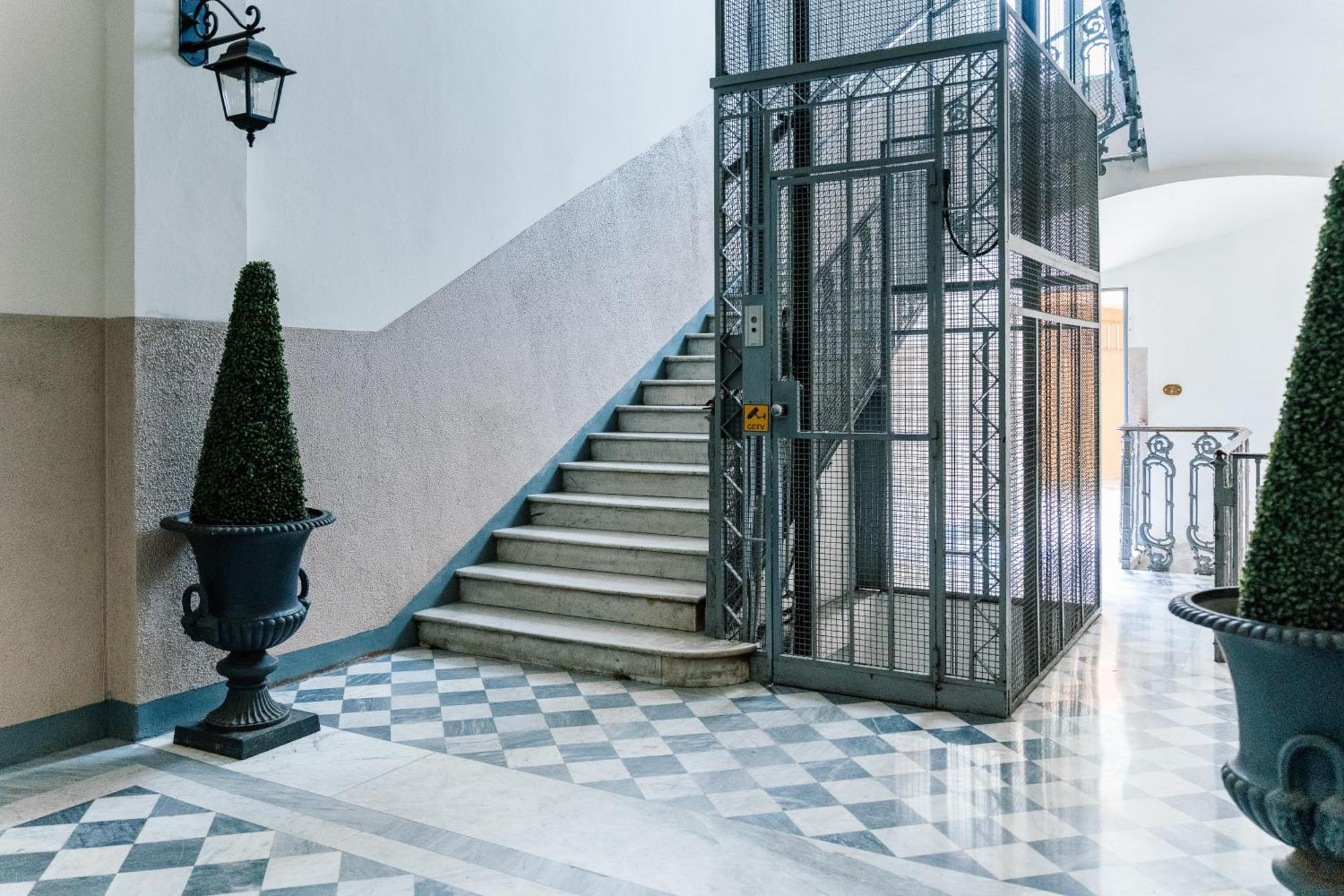 Indipendenza Mansion City Centre Bologna Bagian luar foto